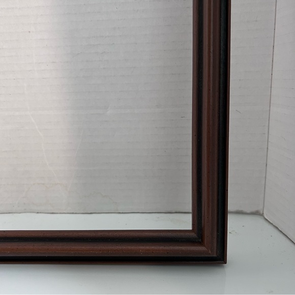 Brown wood frame 22” x 16” - Picture 4 of 6